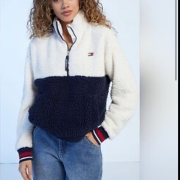 Tommy Hilfiger Tops - Tommy Hilfiger Medium Pullover QuarterZip Sherpa